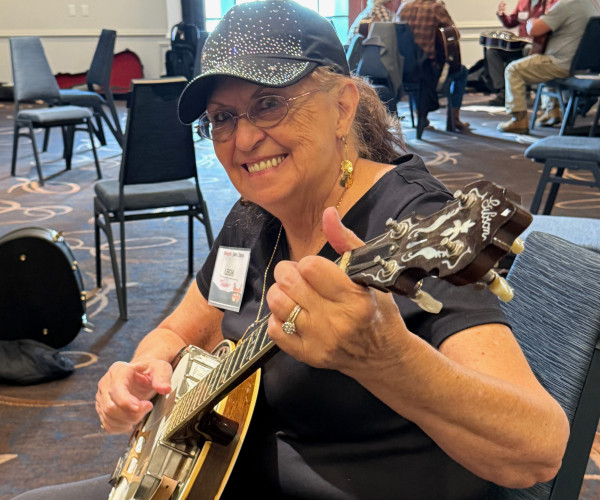 Leigh banjo